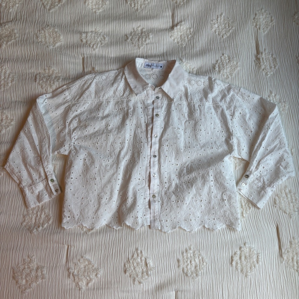 Zara White Eyelet Lace Button Up Blouse Floral Scalloped Hem Cottagecore Boho M